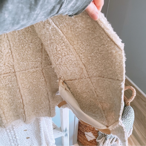 Talbots Faux Fur Vest Size XL - Picture 5 of 10